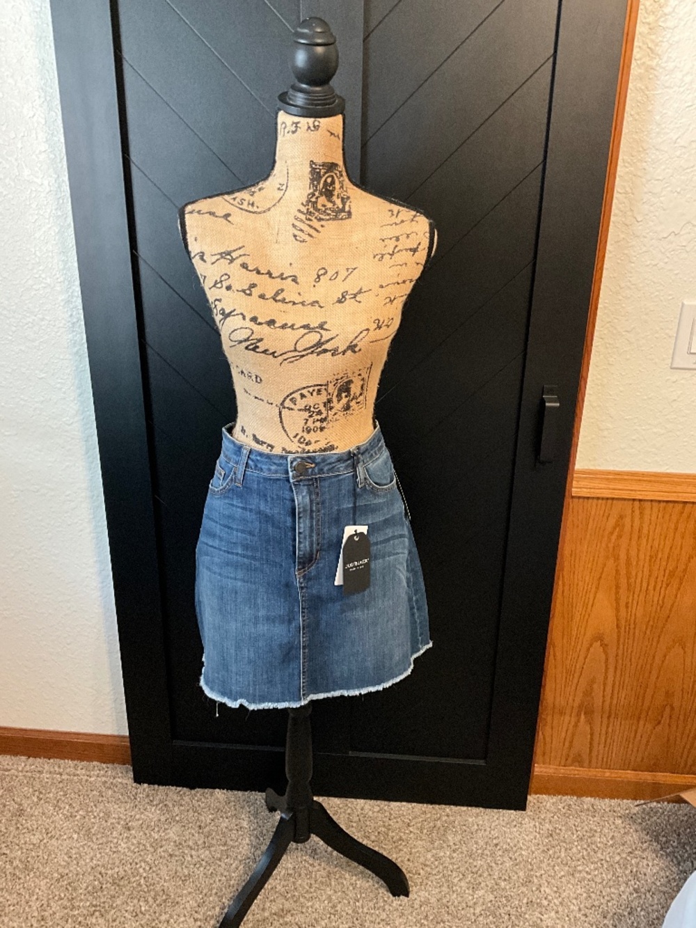 Denim Skirt NWT. XL.